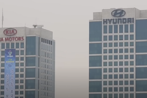 Hyundai та Kia відкликають майже 170 000 електромобілів через проблеми з ПЗ (ВІДЕО)