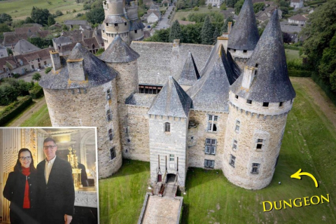 Подружжя живе у середньовічному замку, який належить їхній родині вже 1000 років (ФОТО)