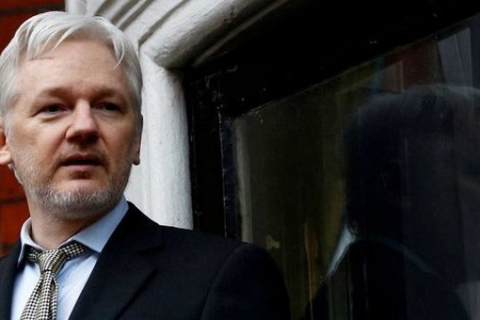 Канцлер Німеччини виступив проти екстрадиції засновника WikiLeaks у США