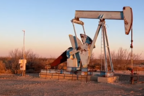 Новий законопроєкт забороняє Китаю користуватися стратегічними запасами нафти у США (ВІДЕО)