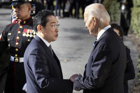 Японія отримує вигоду з напруженості між Китаєм і США