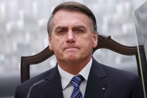 Бывшего президента Бразилии обвинили в фальсификации сертификатов о вакцинации