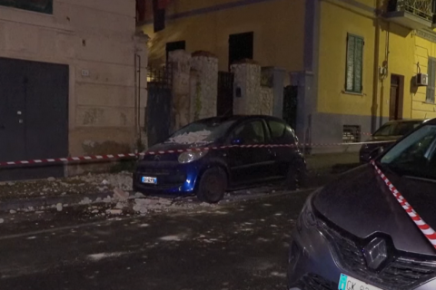 Здания повреждены в результате ночного землетрясения на юге Италии