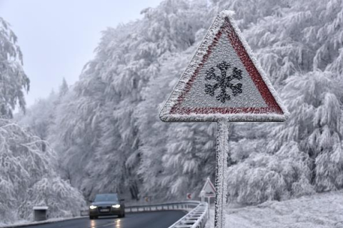 Водіння взимку: що радить водіям ДАІ