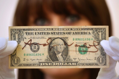 Курс доллара в обменниках резко подскочил