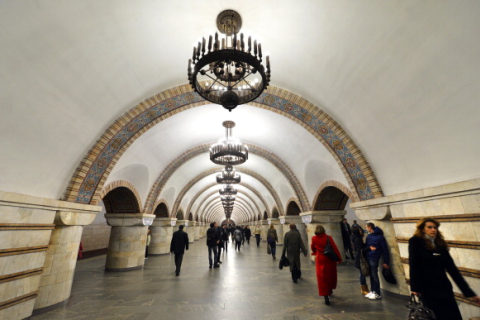 У метро в Києві перевірять збирачів пожертвувань