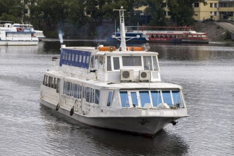 До Межигір'я — на теплоході по Дніпру