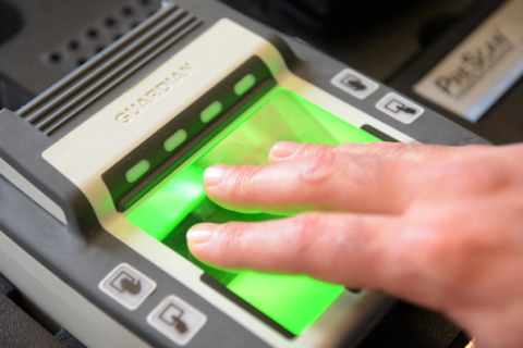 Уже 65 тысяч украинцев заказали себе биометрические паспорта