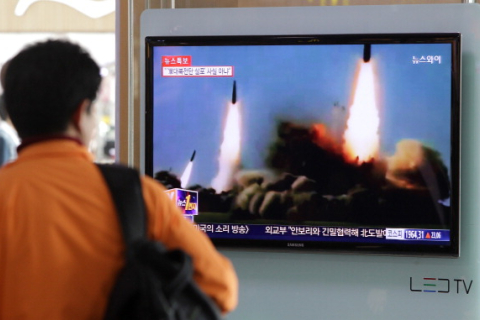 Північна Корея запустила 2 ракети, протестуючи проти військових навчань південного сусіда