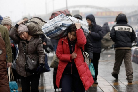 Робітникам-мігрантам у Китаї тепер стане легше жити?