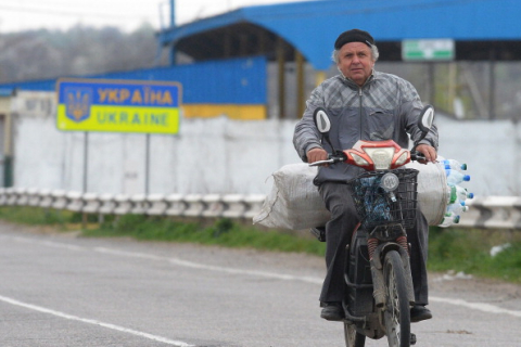 Прикордонники вимагають хабарів за виїзд із Криму