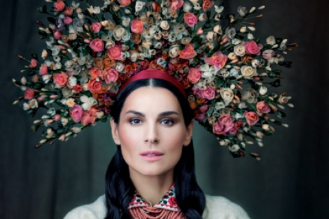 Выставка: знаменитые украинские красавицы в колоритных традиционных костюмах