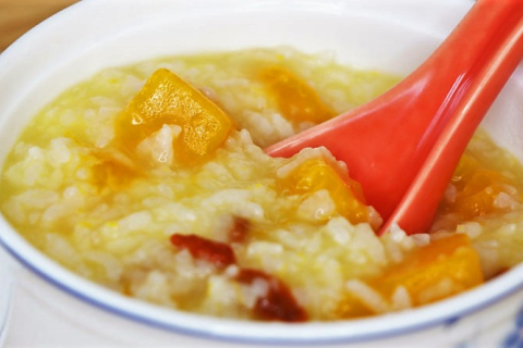 Десерт от “растяжек”: рисовая каша с тыквой и ягодами годжи