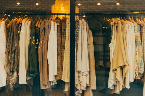 Стоковая одежда и почему её выгодно покупать