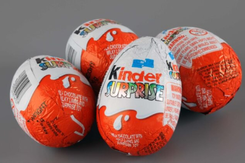 Яйця Kinder Surprise у Великобританії вилучаються після того, як 63 людини були заражені сальмонелою