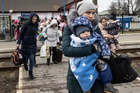 Киев призвал жителей востока Украины немедленно покинуть регион