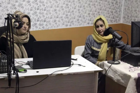 Талибы закрыли управляемую женщинами афганскую станцию за воспроизведение музыки