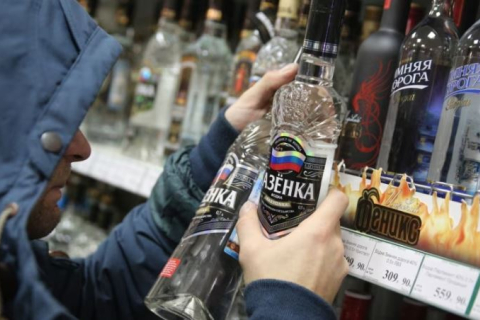 Британська розвідка стверджує, що за багатьма російськими втратами в Україні стоїть алкоголь (ВІДЕО)