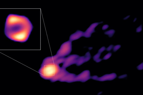 Астрономи зафіксували викид потоку з надмасивної чорної діри (ВІДЕО)