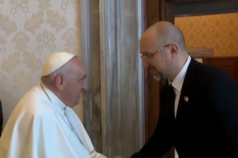 Премьер-министр Денис Шмыгаль приглашает Папу Римского посетить Украину