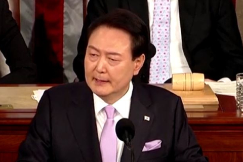 Президент Південної Кореї застерігає Конгрес: "Демократія під загрозою" (ВІДЕО)