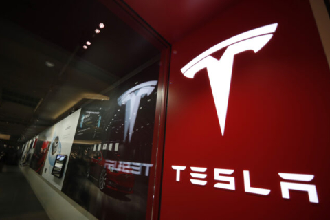 Tesla повідомляє про рекордні квартальні поставки після зниження цін (ВІДЕО)