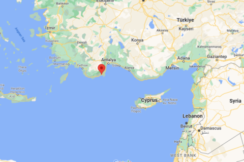 Трое сирийцев погибли, трое пропали без вести в результате крушения корабля, направлявшегося в Украину, у берегов Турции