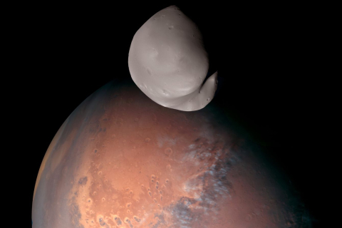 Опубліковано найдетальніші зображення супутника Марса (ВІДЕО)