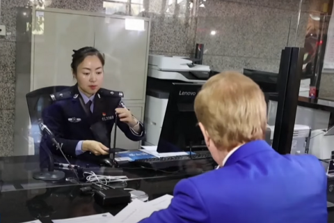Китай запровадив заборону на виїзд іноземних бізнесменів (ВІДЕО)