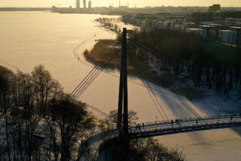 Жители Хельсинки и Санкт-Петербурга жалуются на "запах серы"