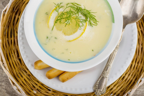 Смачний та простий грецький суп авголемоно (Рецепт)