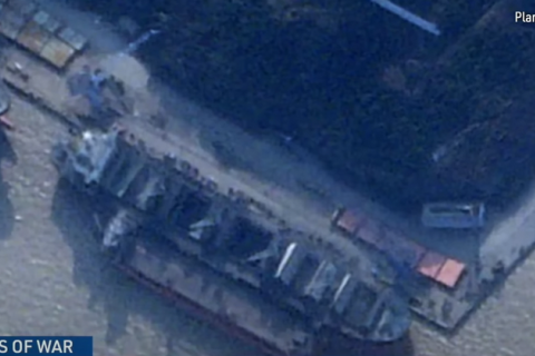 Китай ховає російське судно, яке перевозило зброю з КНДР (ВІДЕО)