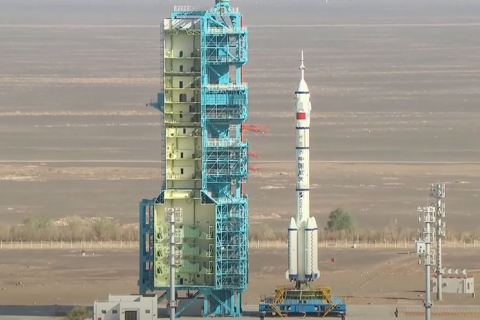 Китай запустив місію «Шеньчжоу-20» до китайської космічної станції (ВІДЕО)