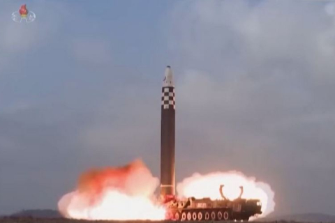 Ракетні випробування Північної Кореї завершилися збоєм під час польоту (ВІДЕО)