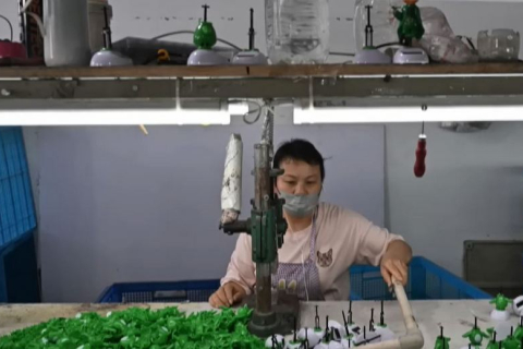 Нестача нафти через війну з Іраном паралізувала китайське місто (ВІДЕО)