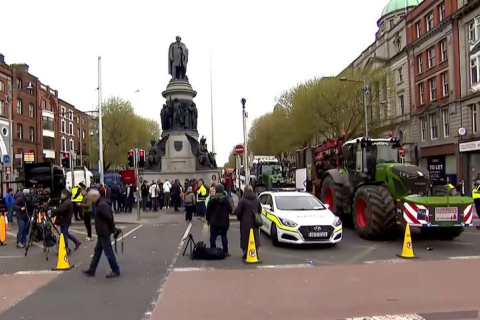 Ірландська поліція розчищає блокпости, а Дублін вживає заходів для пом’якшення наслідків зростання цін на пальне (ВІДЕО)
