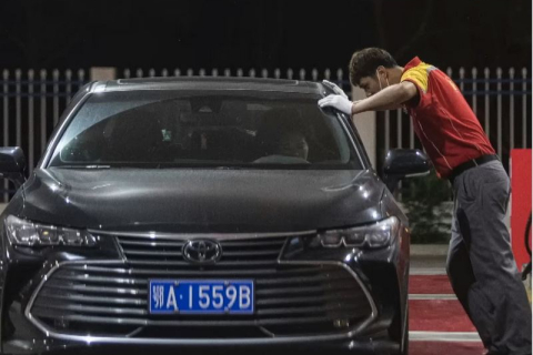 Ціни на бензин у Китаї зросли на 11% від початку конфлікту з Іраном (ВІДЕО)