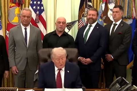 Трамп підписав указ про доступ до лікування ПТСР із застосуванням психоделічних препаратів (ВІДЕО)