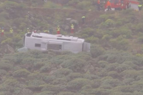 Один человек погиб, 27 получили ранения в результате аварии автобуса с британскими туристами на испанском острове Ла-Гомера