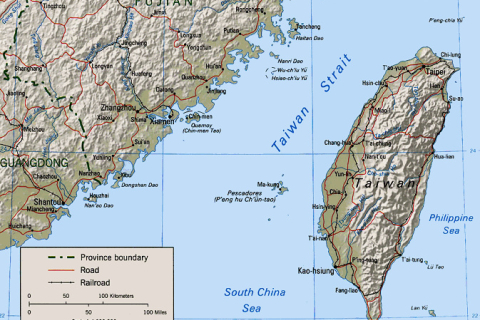 Китаец добрался на резиновой лодке в Тайвань через охраняемый военными пролив (ВИДЕО)