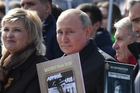 Во время выступления в честь Дня Победы Путин обвинил НАТО в "подготовке к вторжению" в Россию