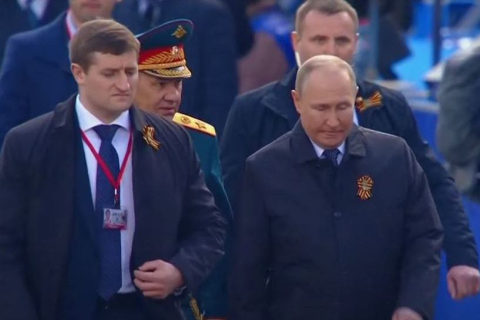 Російський екс-прем'єр після параду Перемоги у Москві заявив: Це початок кінця епохи Путіна
