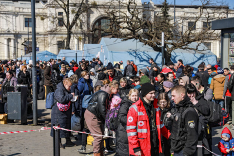 На уряд Великобританії можуть подати до суду через затримки з українськими біженцями