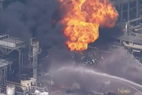 Масштабна пожежа охопила техаський хімічний завод (ВІДЕО)