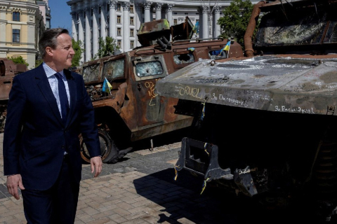 Песков назвал эскалацией слова Кэмерона о применении британского оружия против целей в РФ