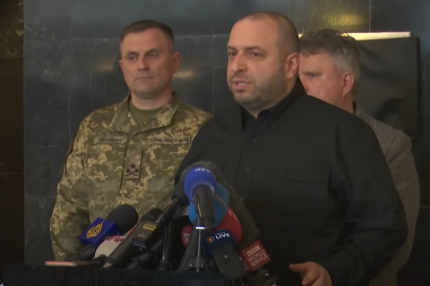 Україна та РФ домовилися про обмін 1000 військовополонених із кожного боку, заявив міністр оборони України (ВІДЕО)