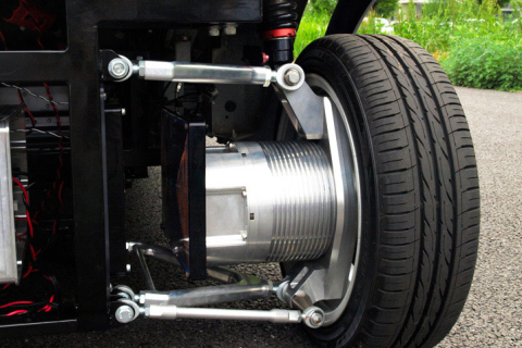 В Японії створили автомобіль із вбудованим у кожне колесо електродвигуном