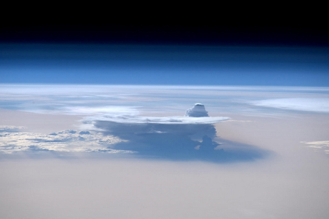  Захватывающие фото нашей планеты из космоса от астронавта Тима Пика