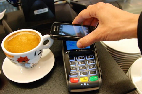 Украинцы смогут отказаться от наличных: создан бесконтактный NFC-кошелёк