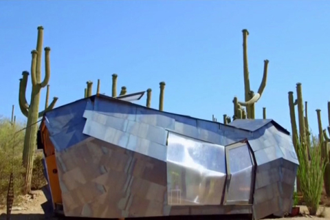  Кузнечик или броненосец: архитектор создал среди кактусов в пустыне крошечный дом (ФОТО)